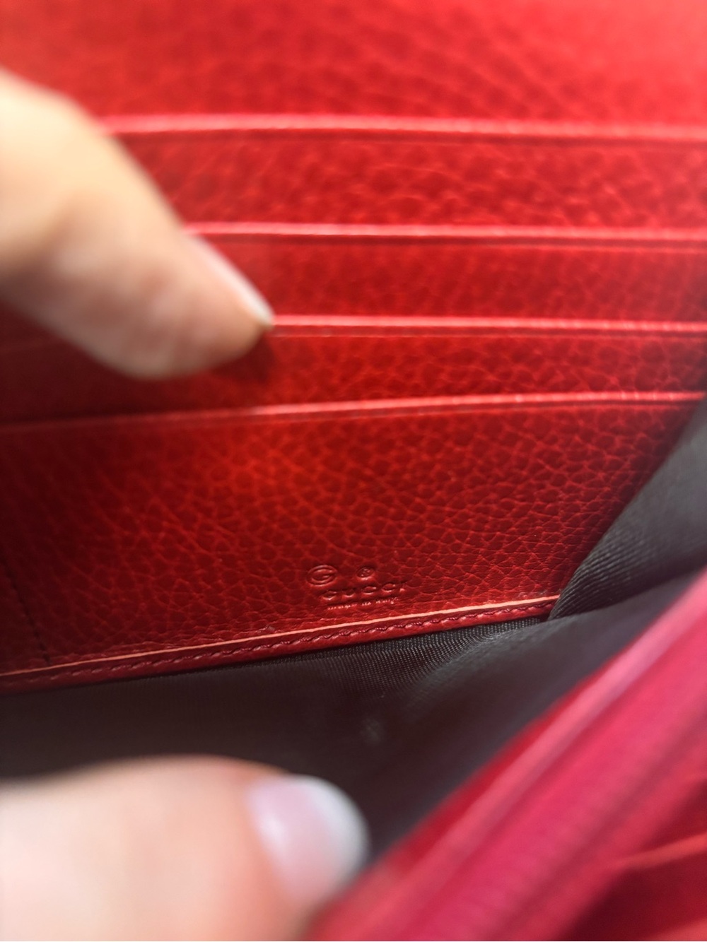 Gucci Red Pebbled Leather Wallet with Gold GG Hardware - Picture 9 of 12